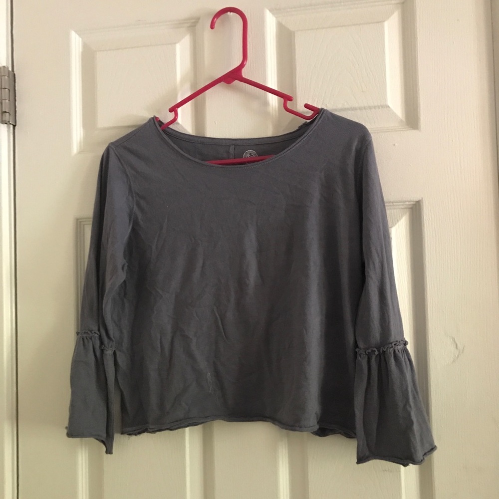 “SO” distressed blue long- sleeve crop top!